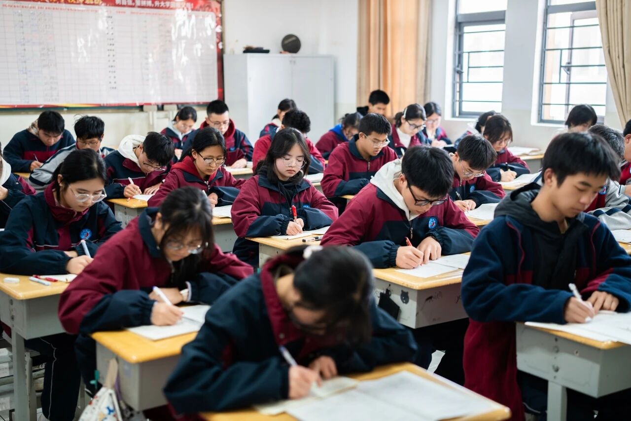 策马向金榜  执笔赢六月｜致并肩冲刺的你我